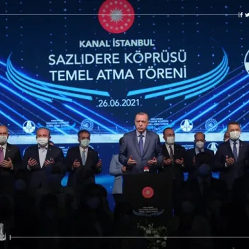 Président turc pose la première pierre du premier pont du nouveau canal d'Istanbul