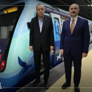 ERDOGAN participe à l'inauguration de la ligne de métro de l'aéroport Sabiha à Istanbul.