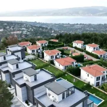مجمعات سكنية عائلية في سكاريا: الخصوصية في أحضان الطبيعة التركية