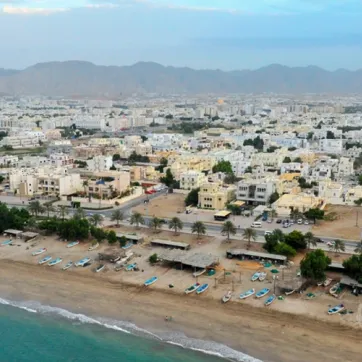 الاستثمار والمعيشة في حي العذيبة بمسقط