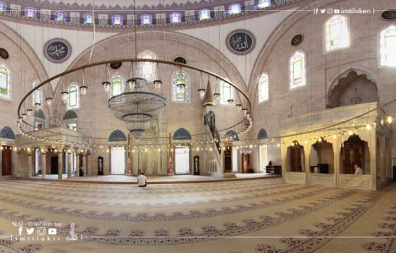 Yavuz Sultan Selim Mosque in Istanbul- Turkish Attraction