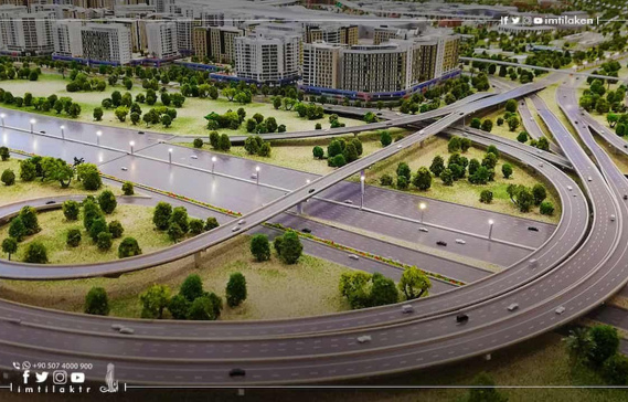 What are the main roads and highways in Istanbul?