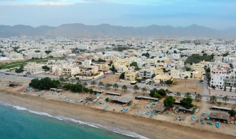 الاستثمار والمعيشة في حي العذيبة بمسقط