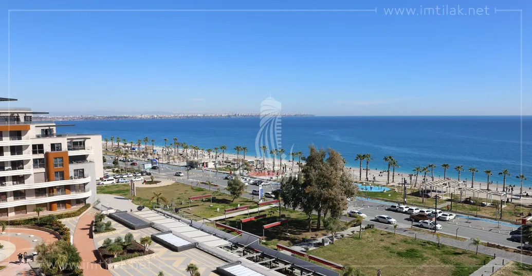 Luxurious Flats for Sale in Antalya Overlooking the Sea
