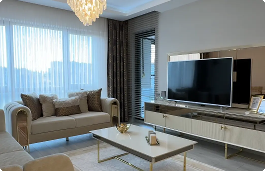 حدائق وملاعب ومسبح غير مكشوف