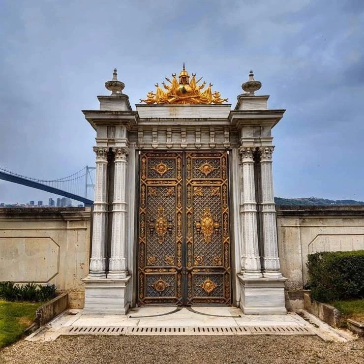 Улица Истикляль и площадь Таксим