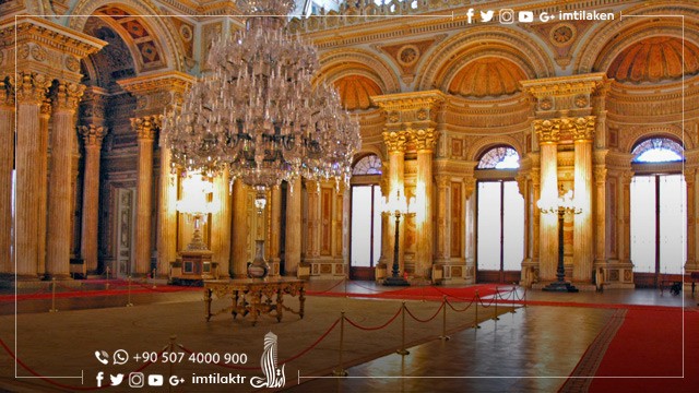 Dolmabahce Palace in Istanbul: The Magnificent Turkish Wonder