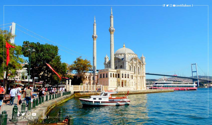 La mosquée Ortakoy à Istanbul : Un magnifique édifice sur les rives du Bosphore