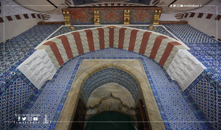 Rustem Pasha Mosque in Istanbul: The Manifestations of the Islamic Decoration