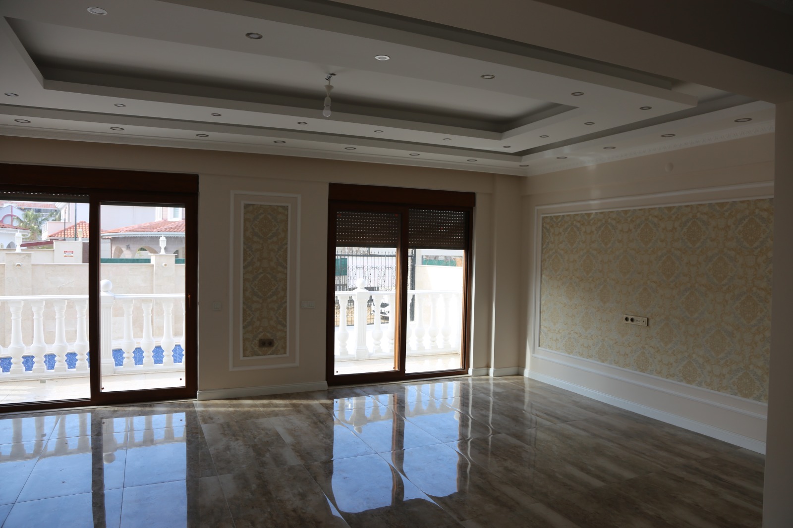 For Resale available Villa 3 + 1 Antalya Seri̇k