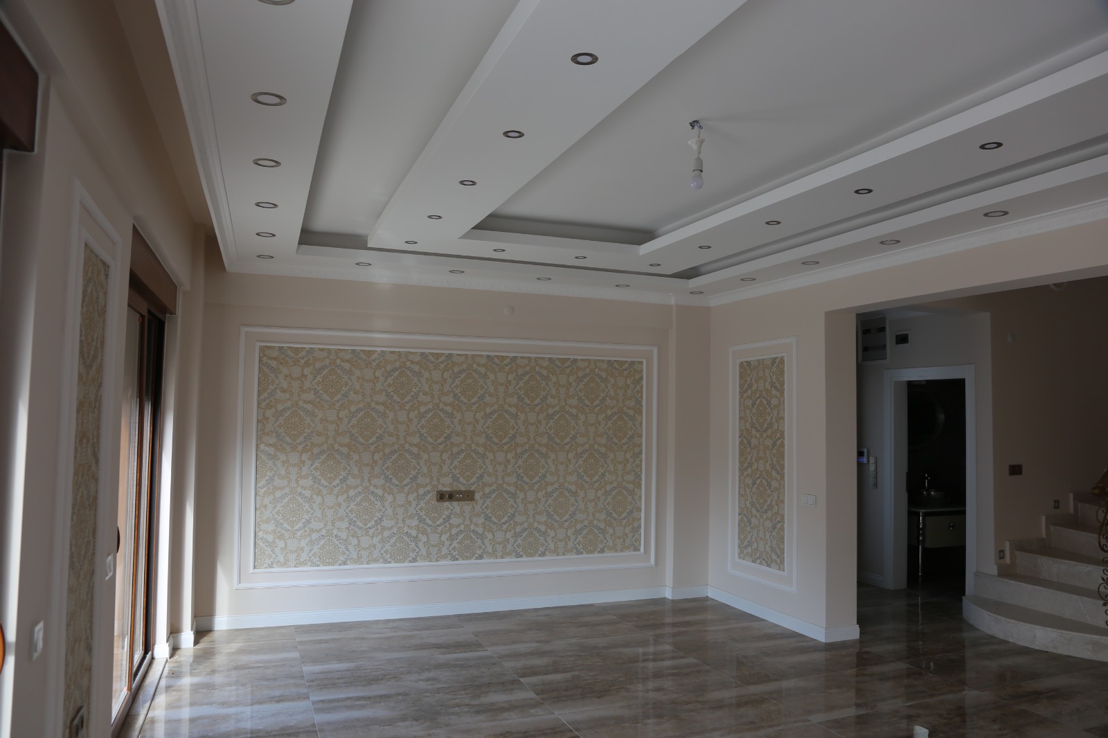 For Resale available Villa 3 + 1 Antalya Seri̇k