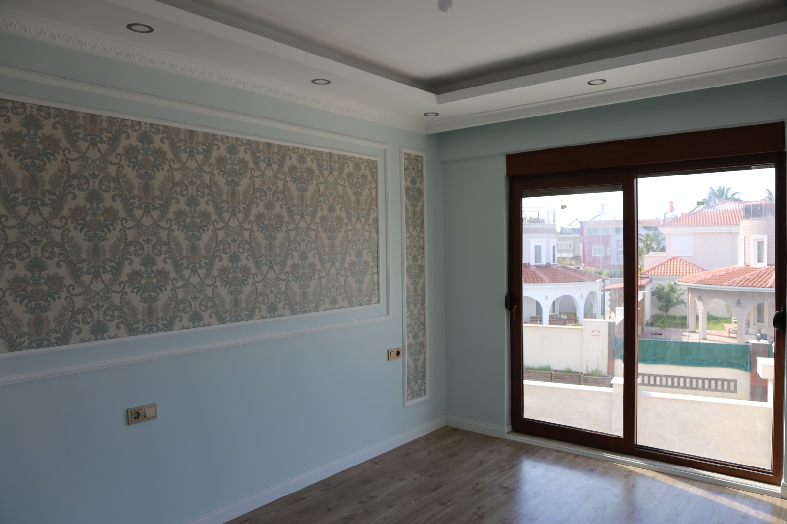 For Resale available Villa 3 + 1 Antalya Seri̇k