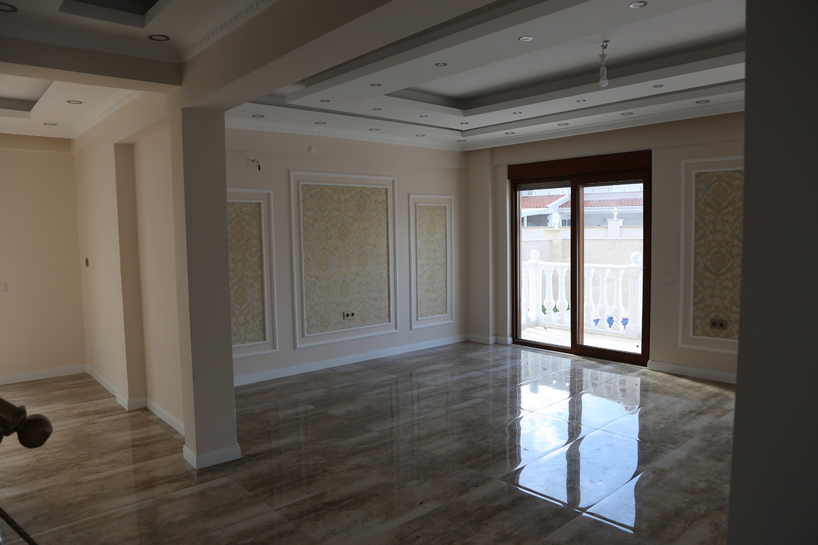 For Resale available Villa 3 + 1 Antalya Seri̇k