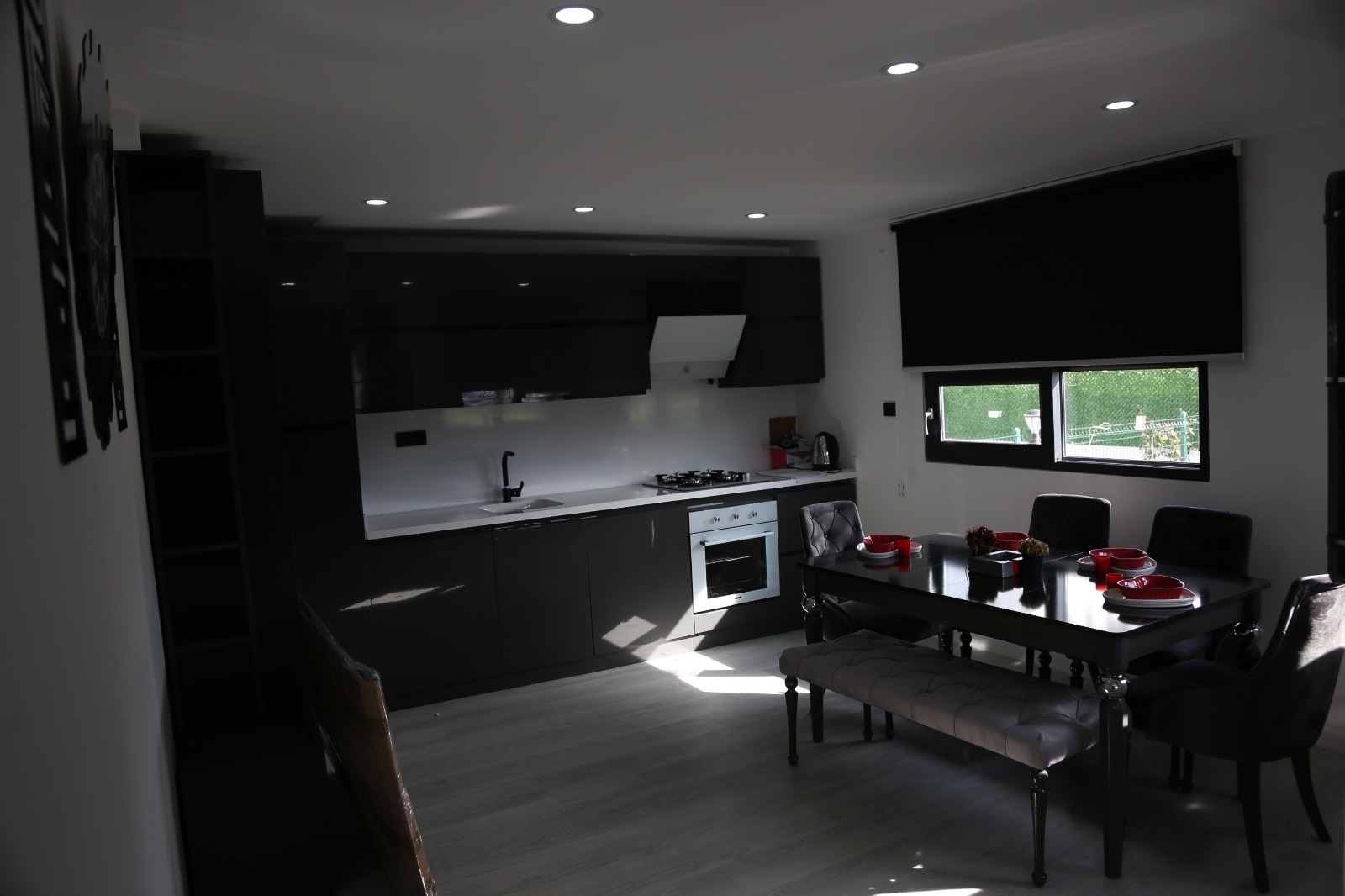 Satılık Villa 3 + 1 Antalya Seri̇k